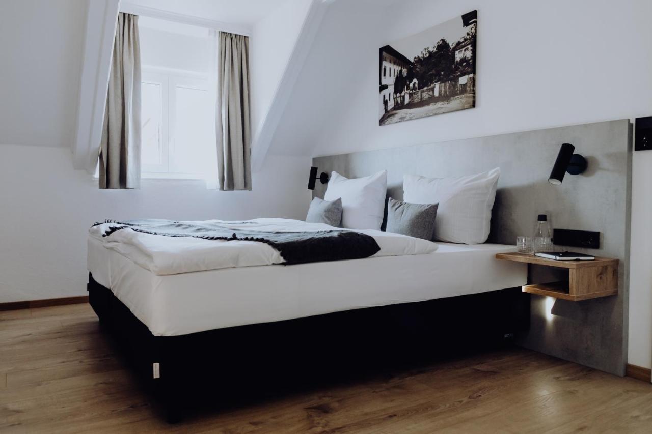 Stein Hotel *